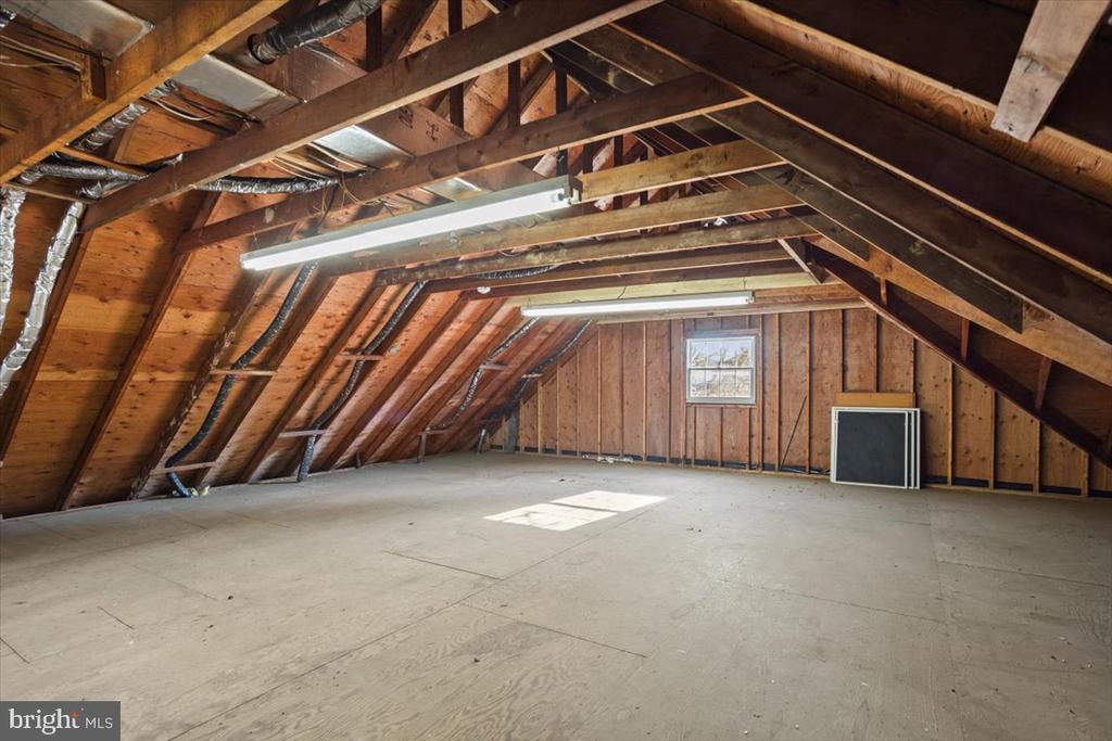 254 Crooked Ln