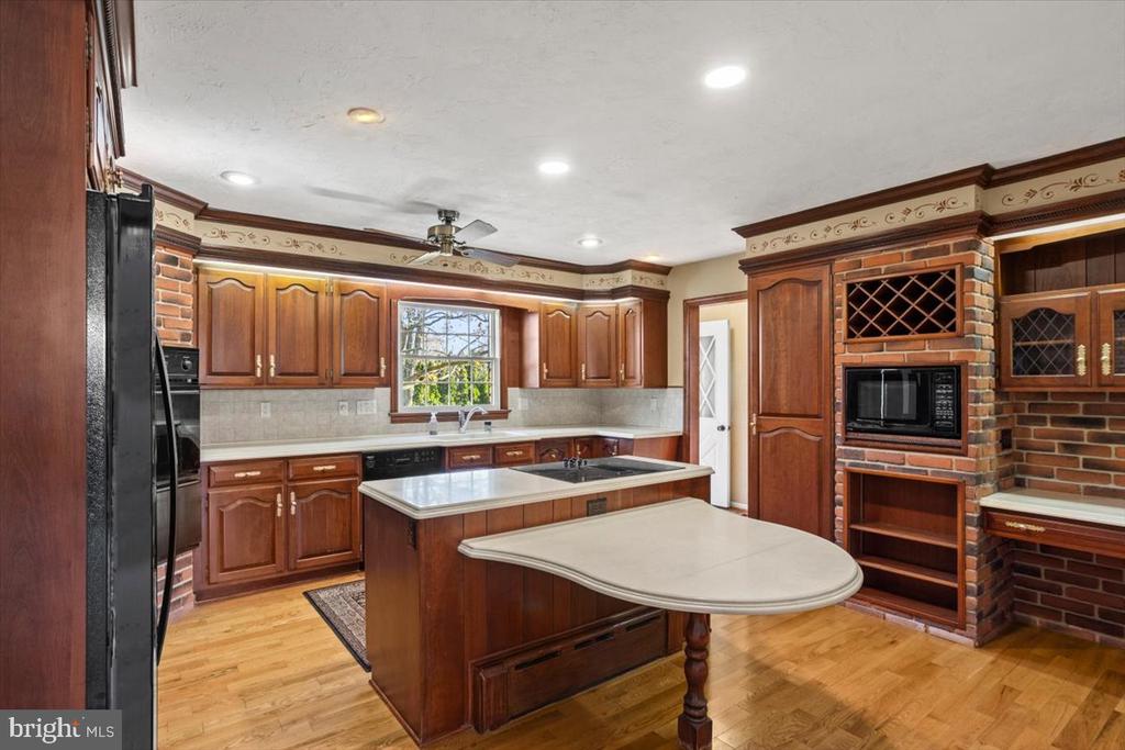 254 Crooked Ln