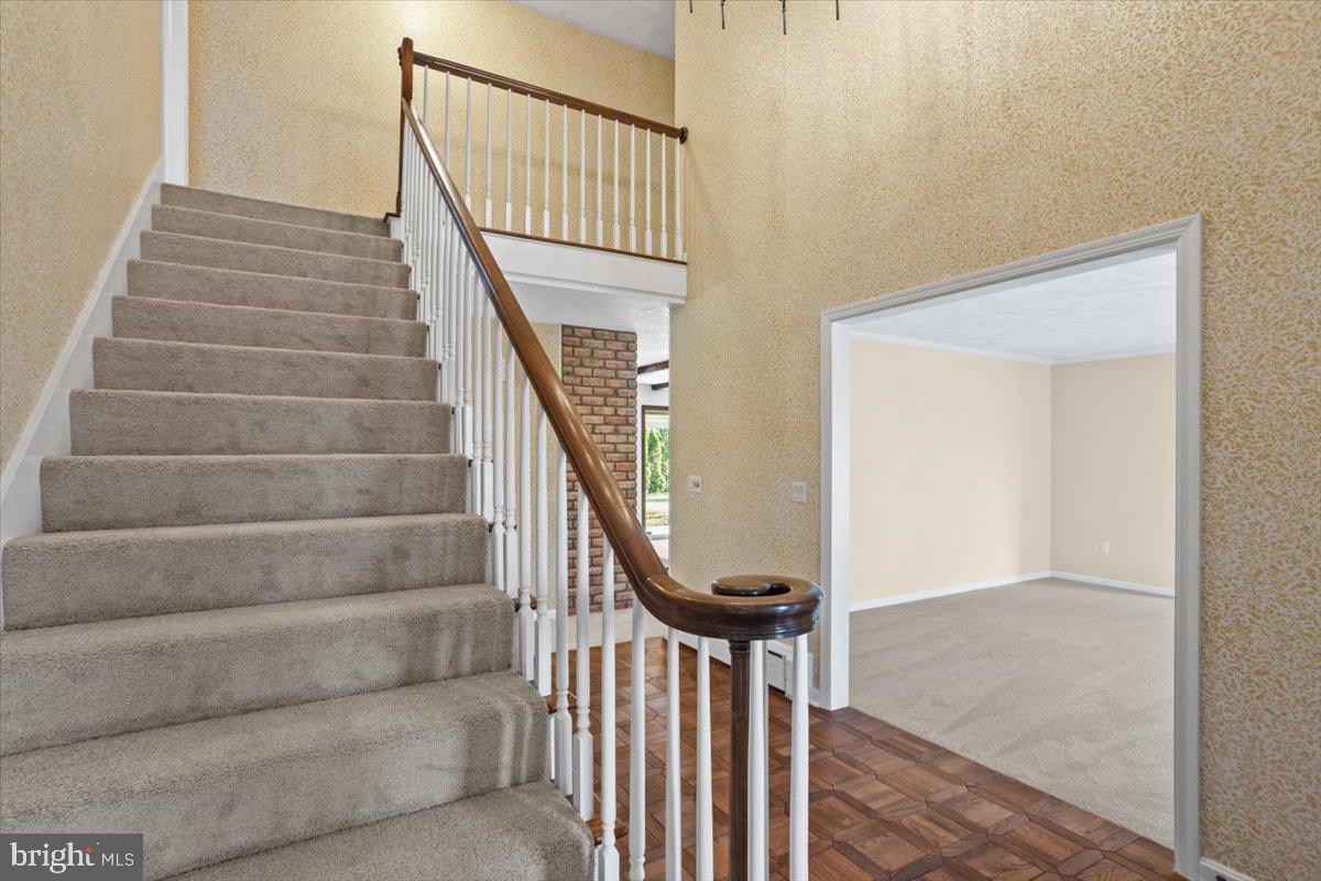 254 Crooked Ln