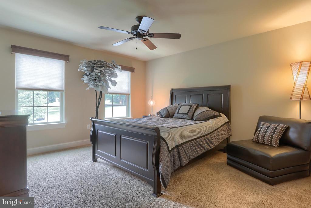 262 N Zinns Mill Rd