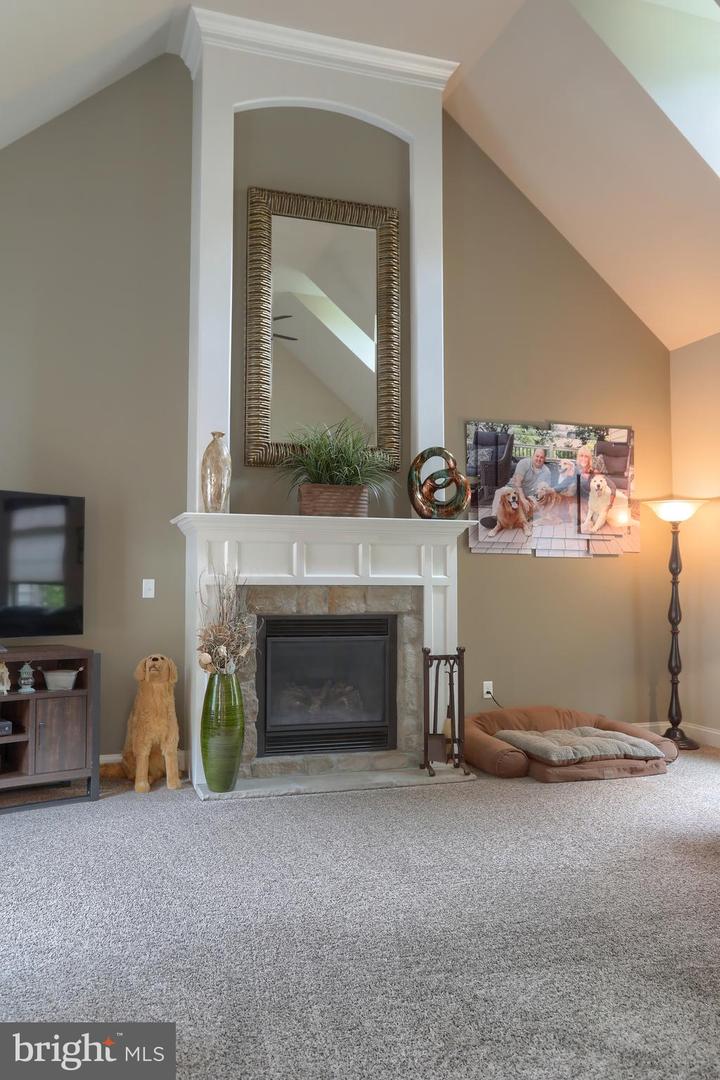 262 N Zinns Mill Rd