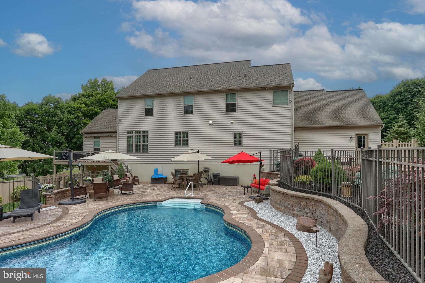 262 N Zinns Mill Rd