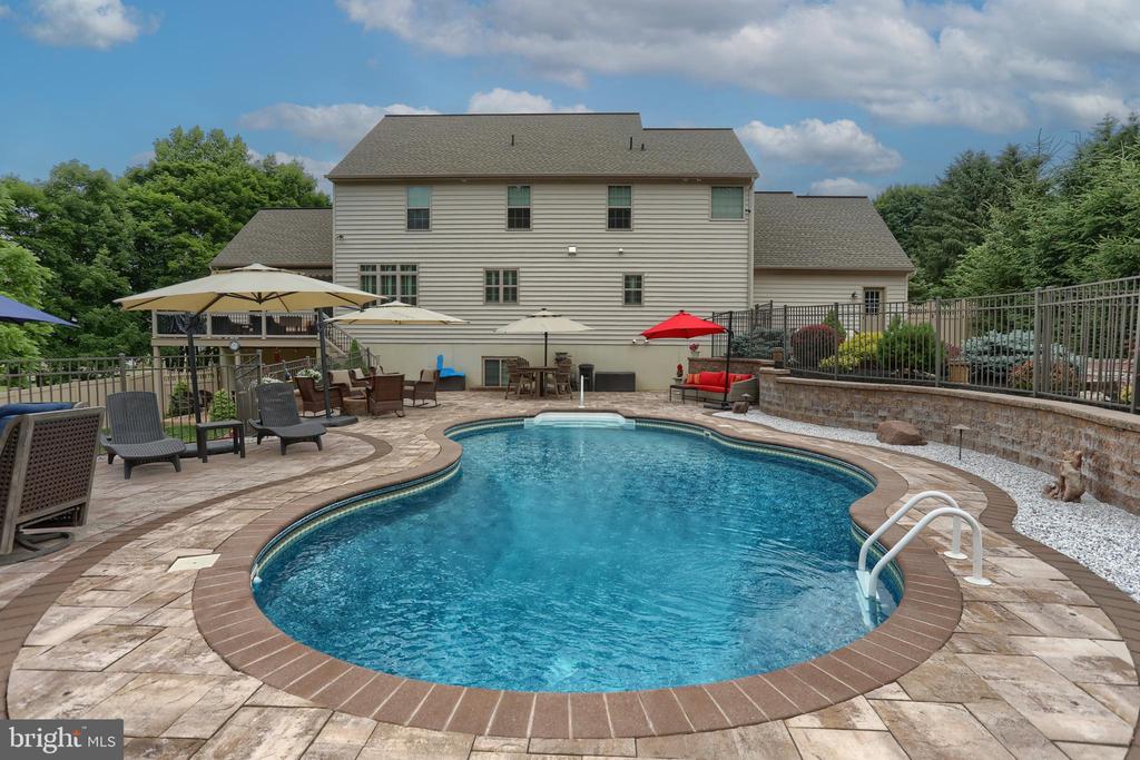 262 N Zinns Mill Rd