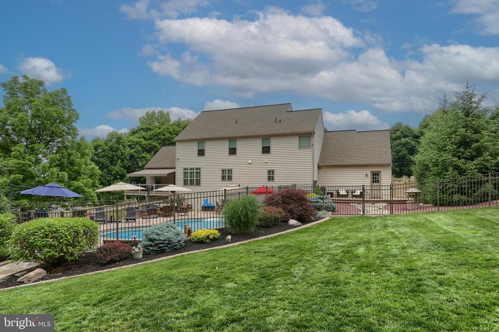 262 N Zinns Mill Rd