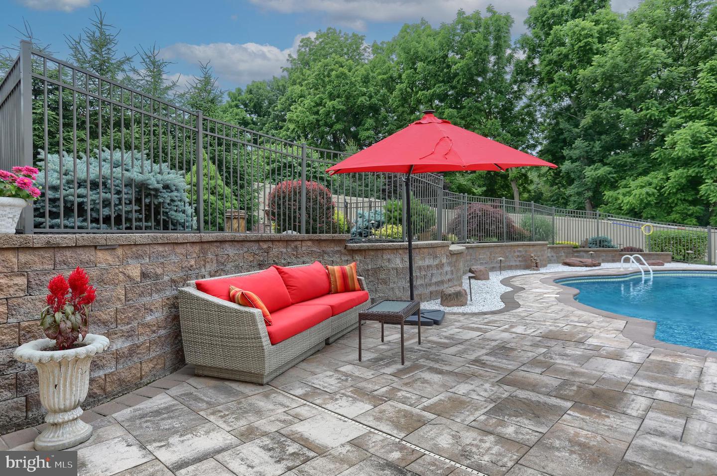 262 N Zinns Mill Rd