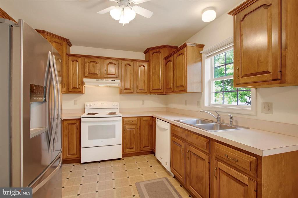 14 LAKEVIEW DRIVE