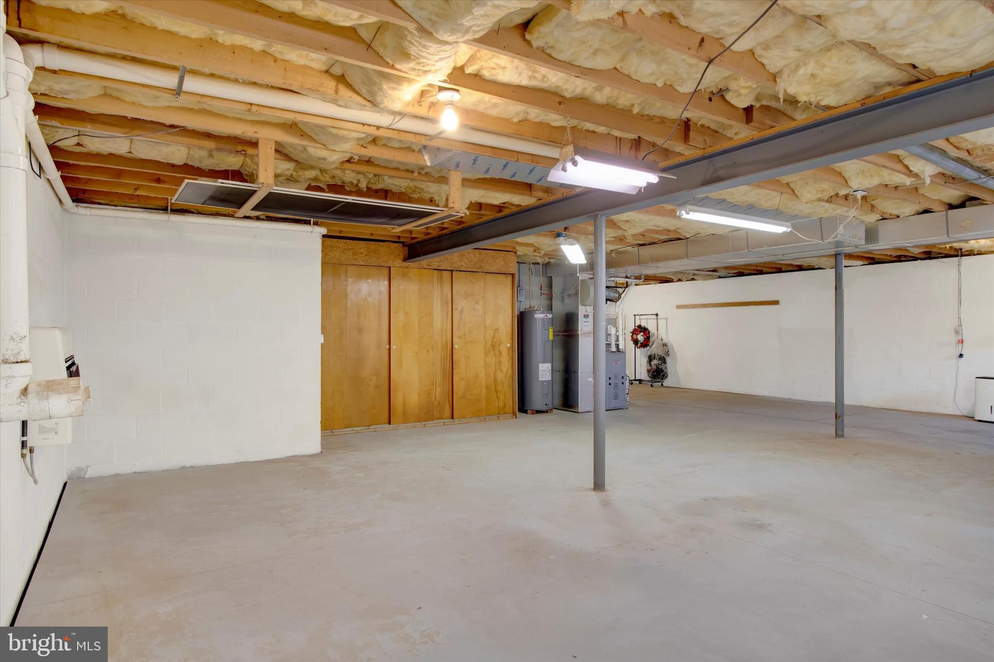 14 LAKEVIEW DRIVE