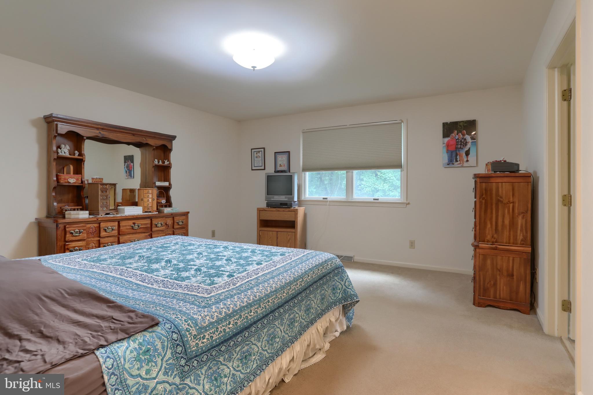 1382 Jessica Dr