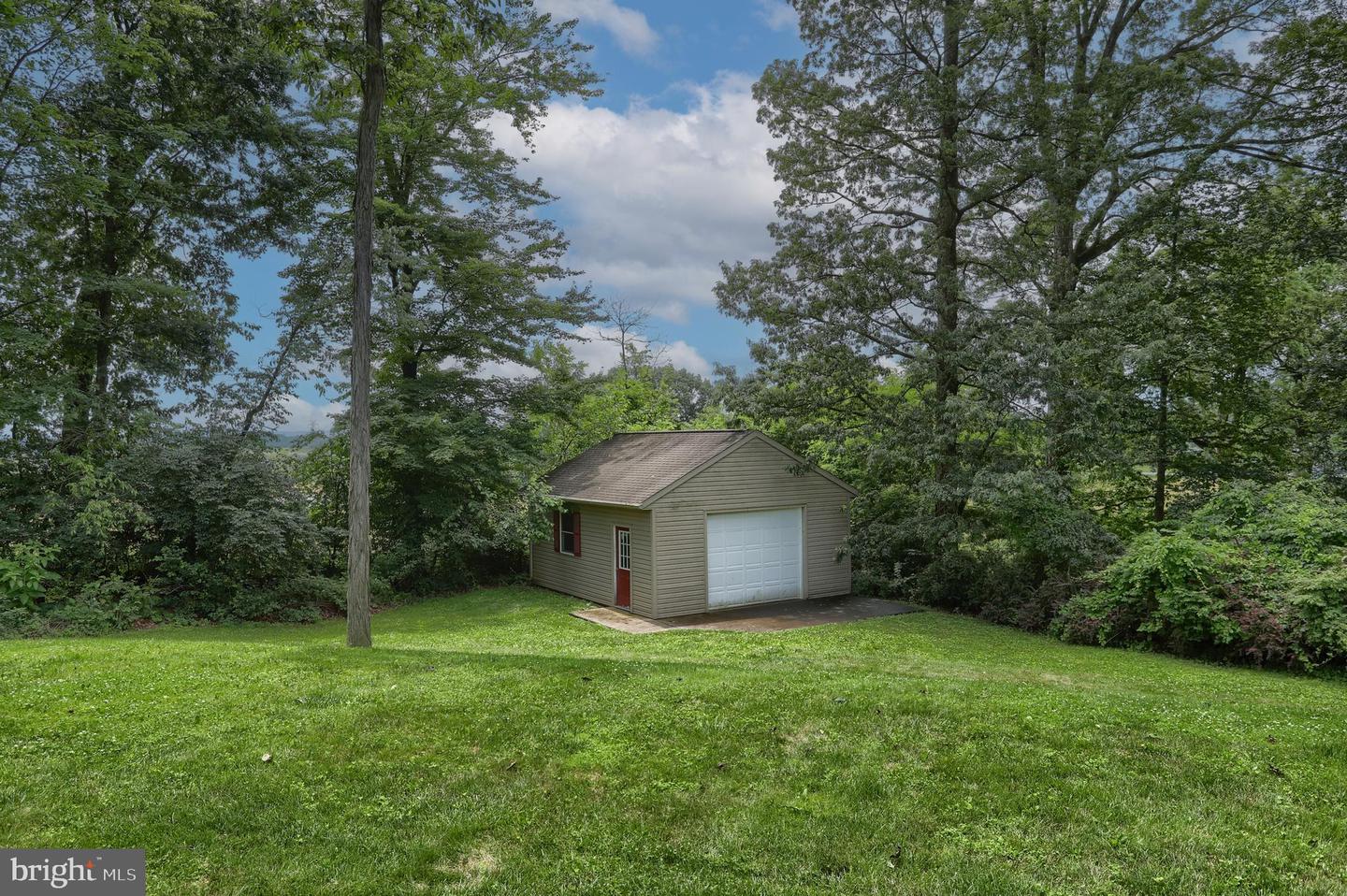 1382 Jessica Dr