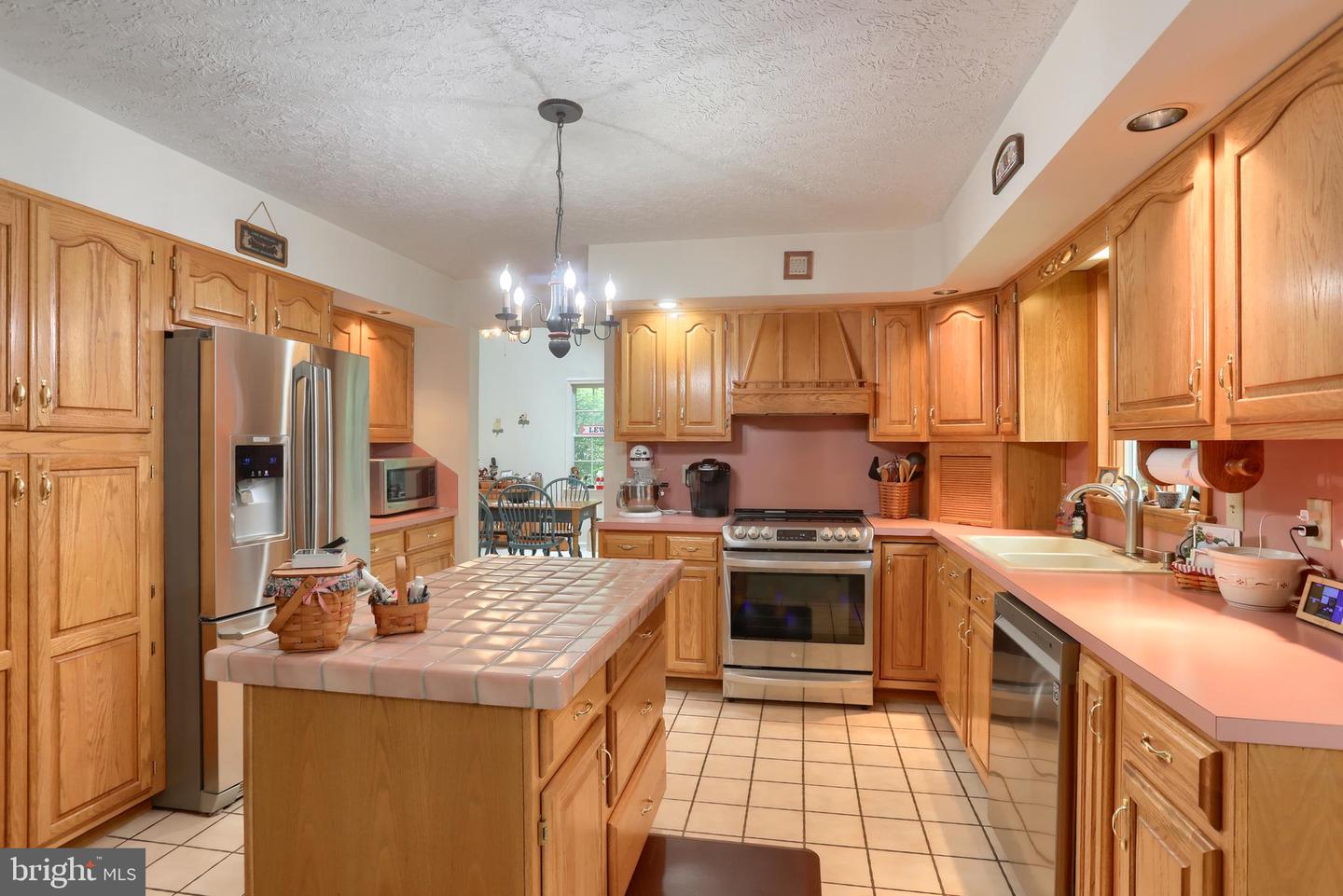 1382 Jessica Dr