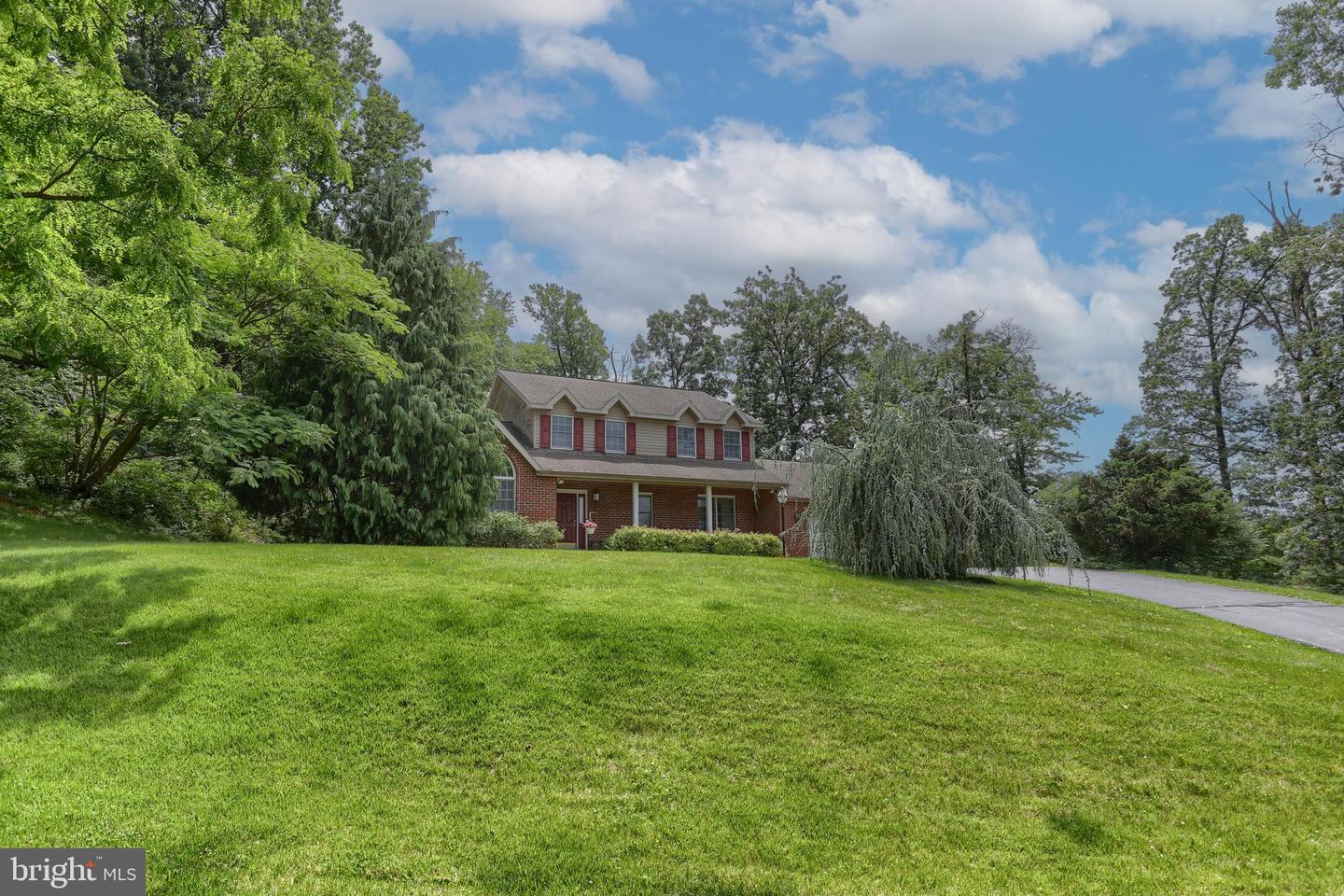 1382 Jessica Dr