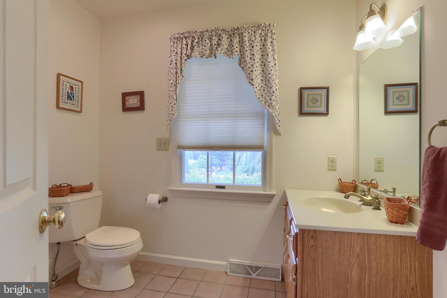 1382 Jessica Dr