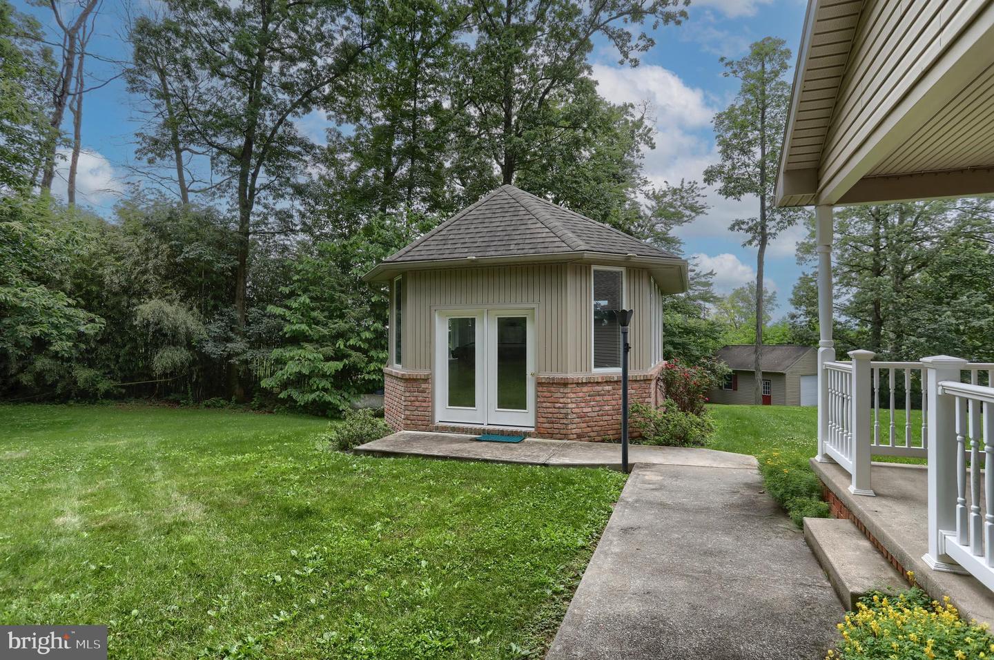 1382 Jessica Dr