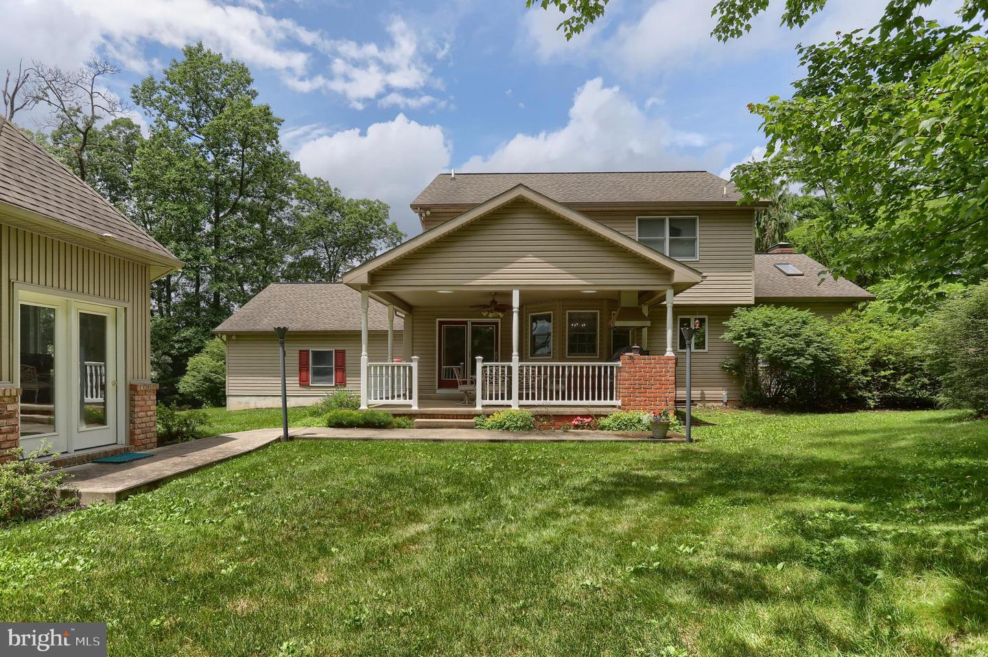 1382 Jessica Dr