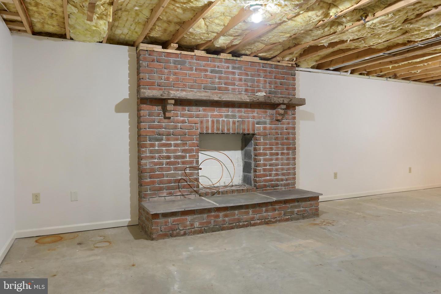 1382 Jessica Dr