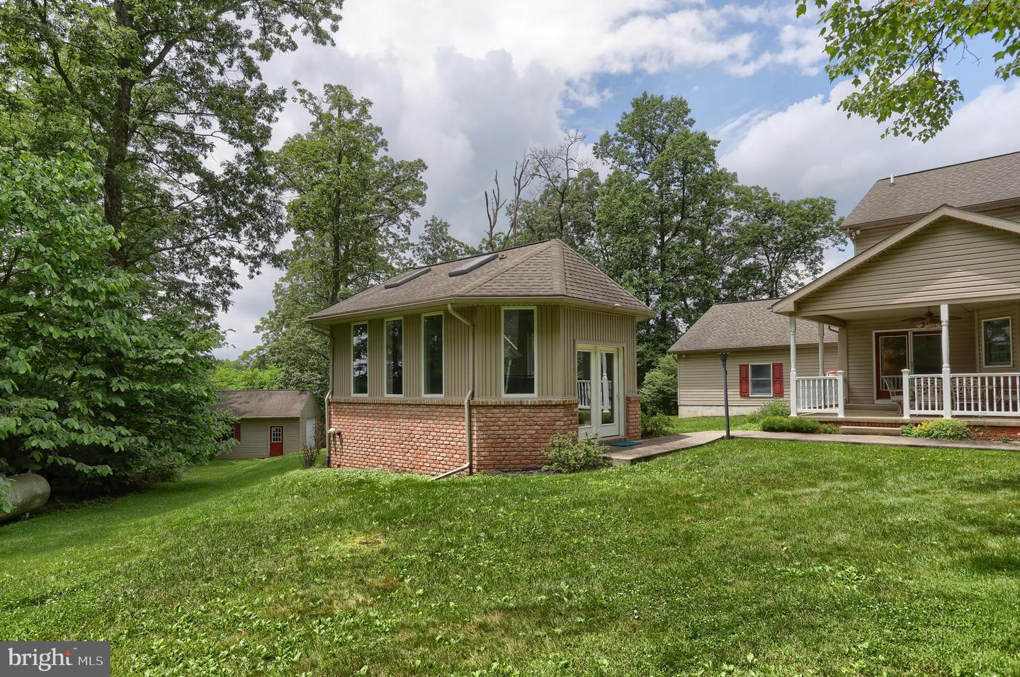1382 Jessica Dr