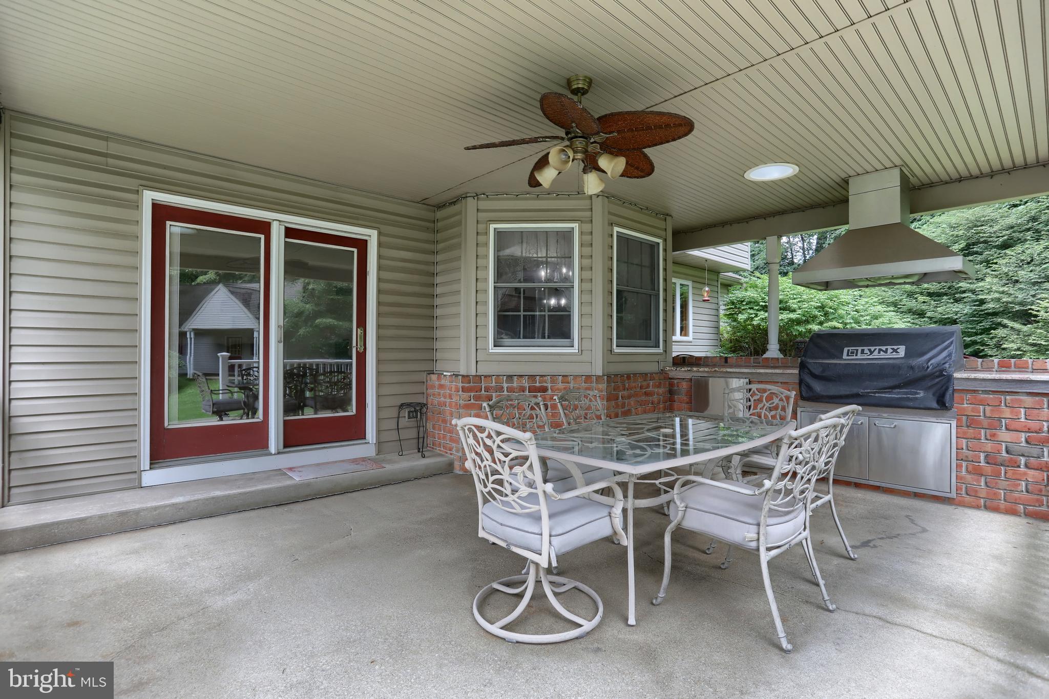 1382 Jessica Dr