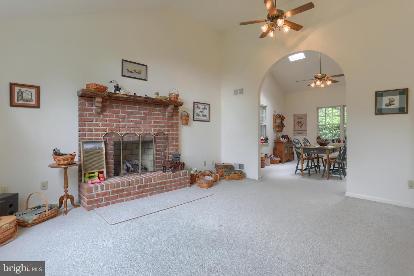 1382 Jessica Dr