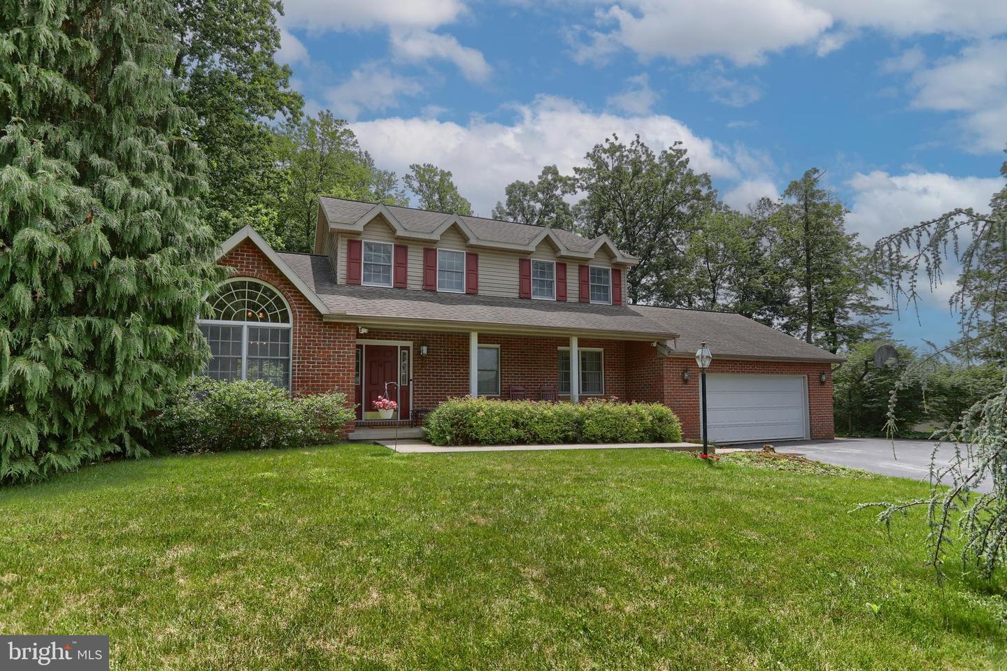 1382 Jessica Dr