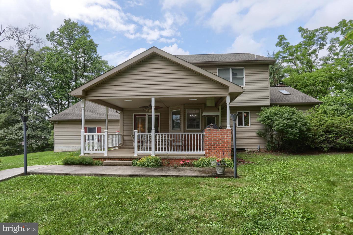 1382 Jessica Dr
