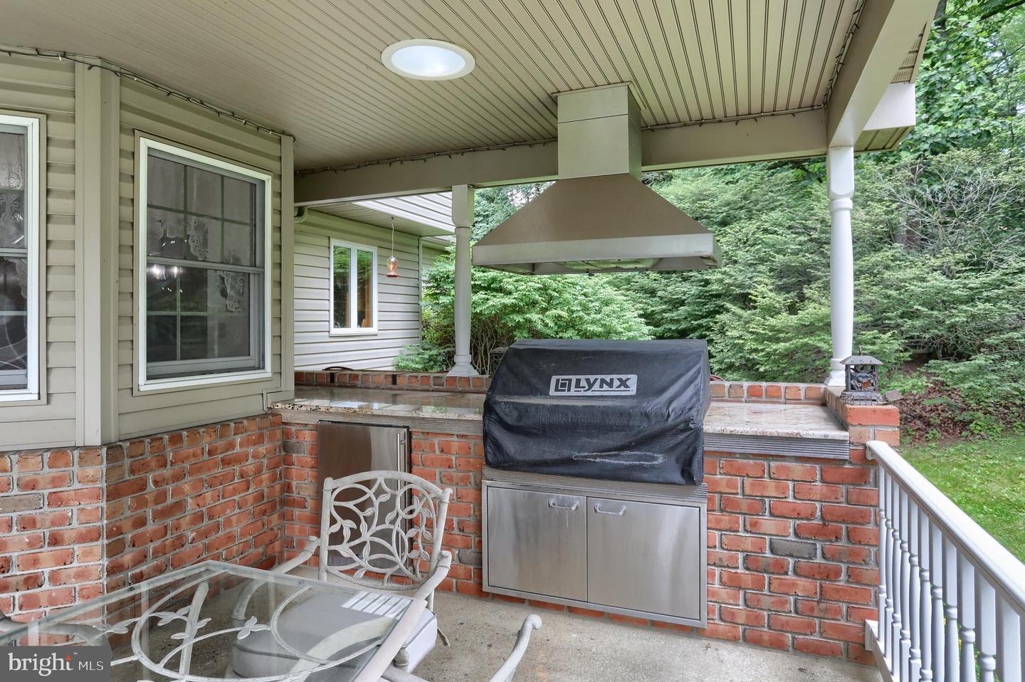 1382 Jessica Dr