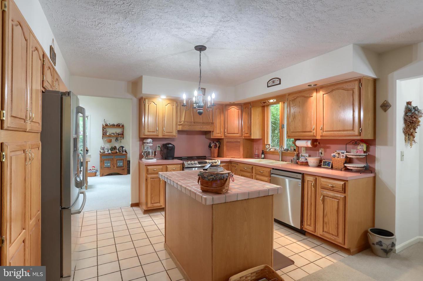 1382 Jessica Dr