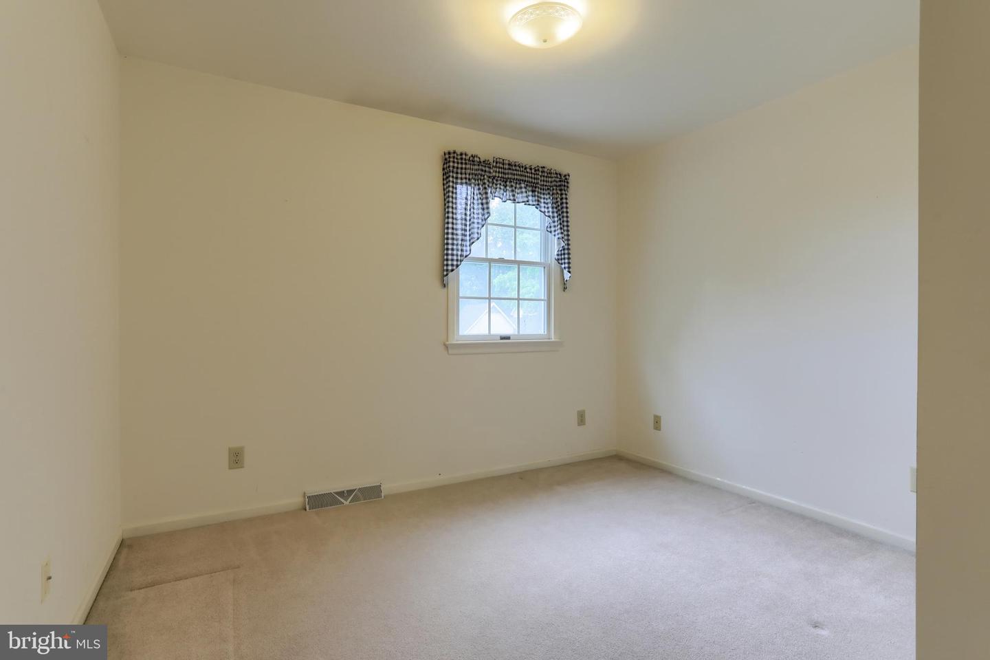 1382 Jessica Dr