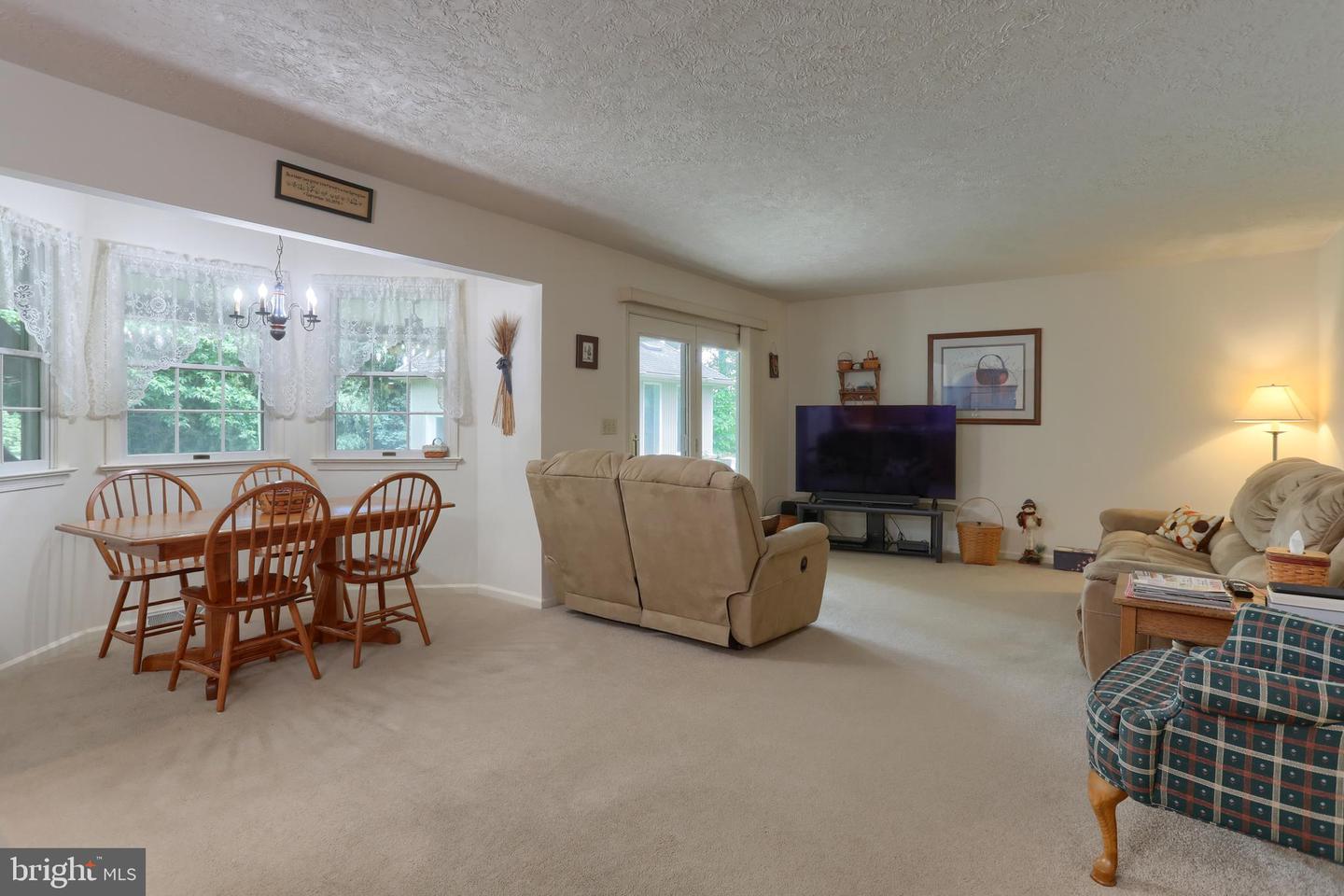1382 Jessica Dr