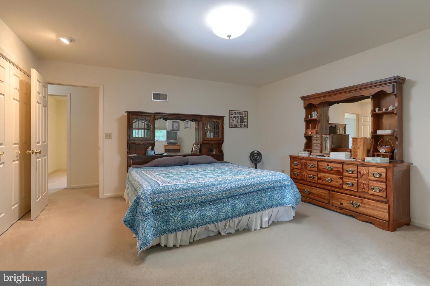 1382 Jessica Dr
