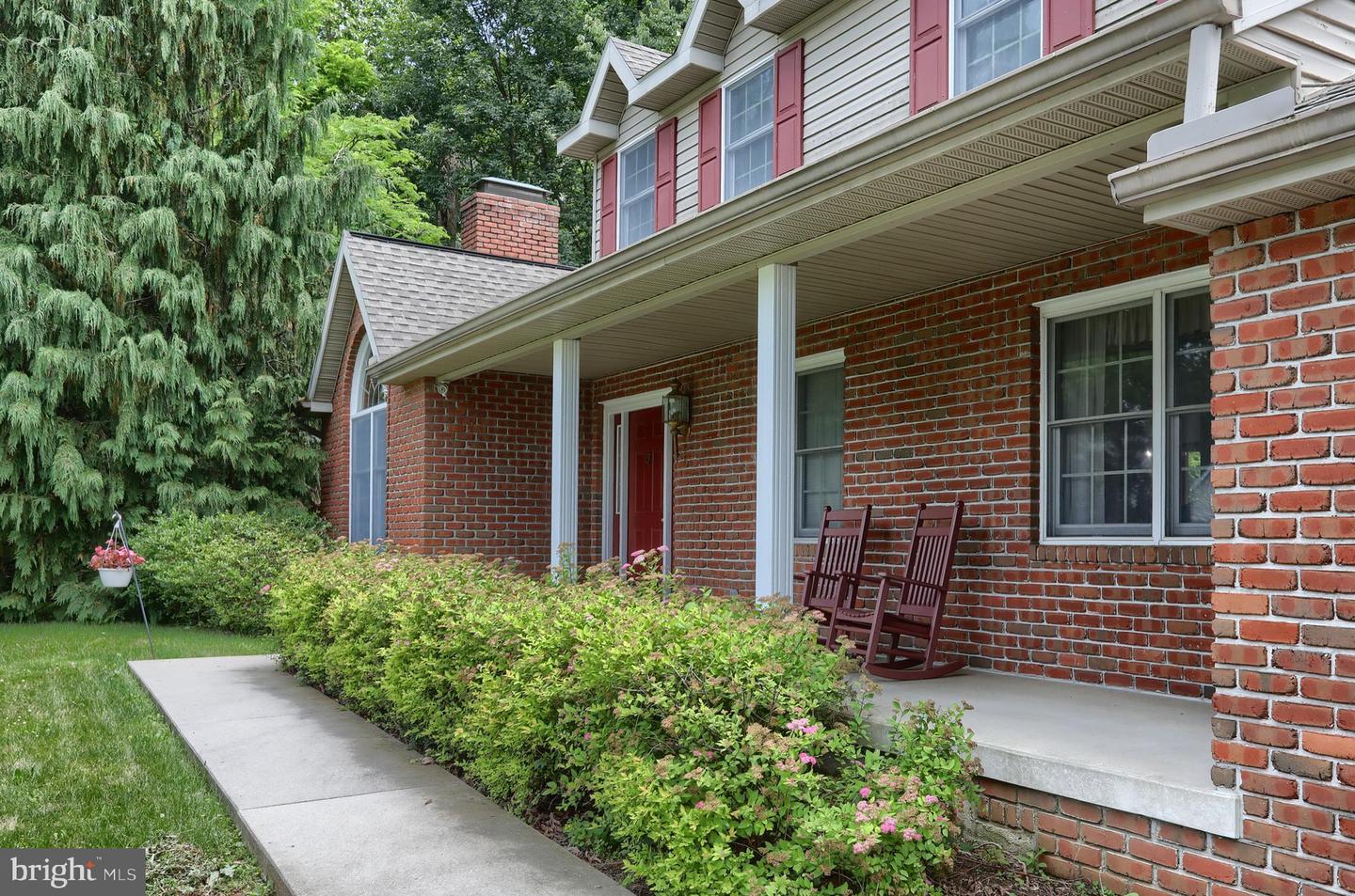 1382 Jessica Dr