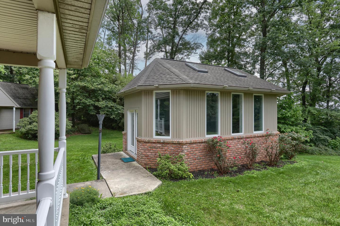 1382 Jessica Dr