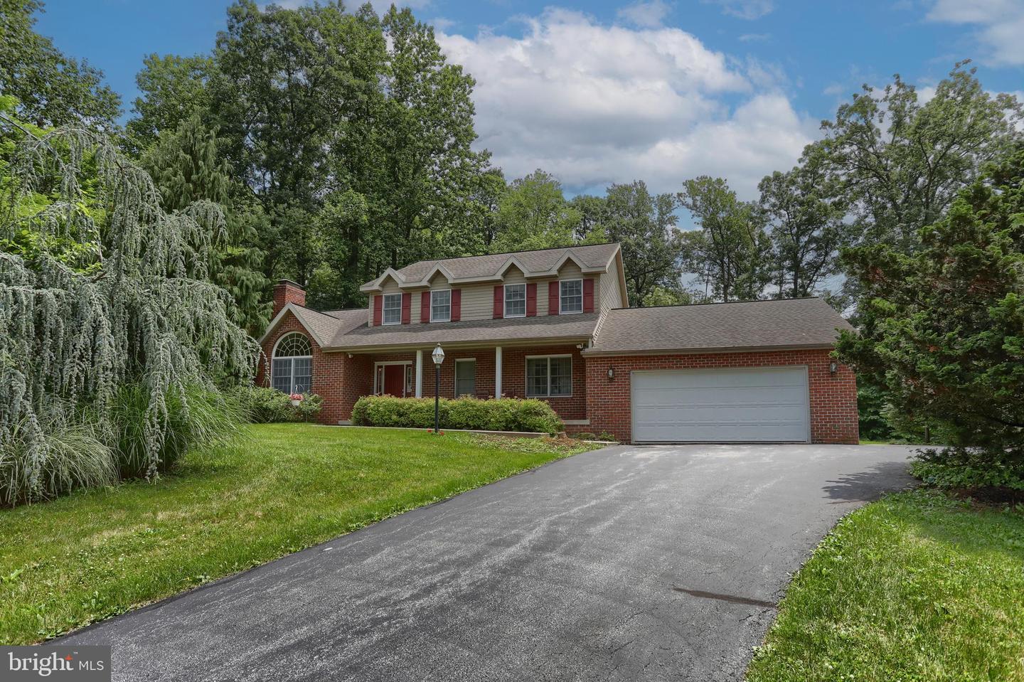 1382 Jessica Dr