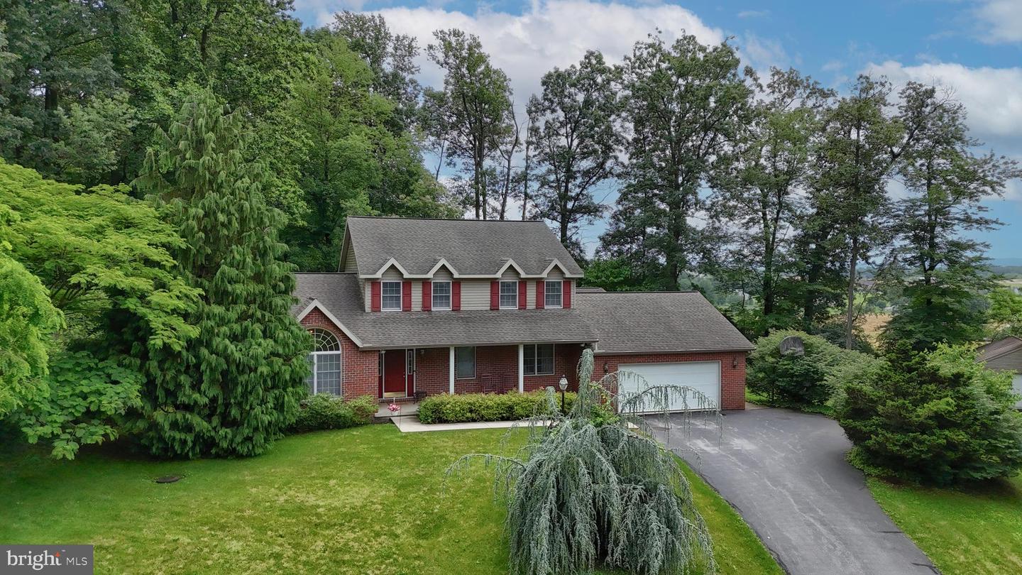 1382 Jessica Dr