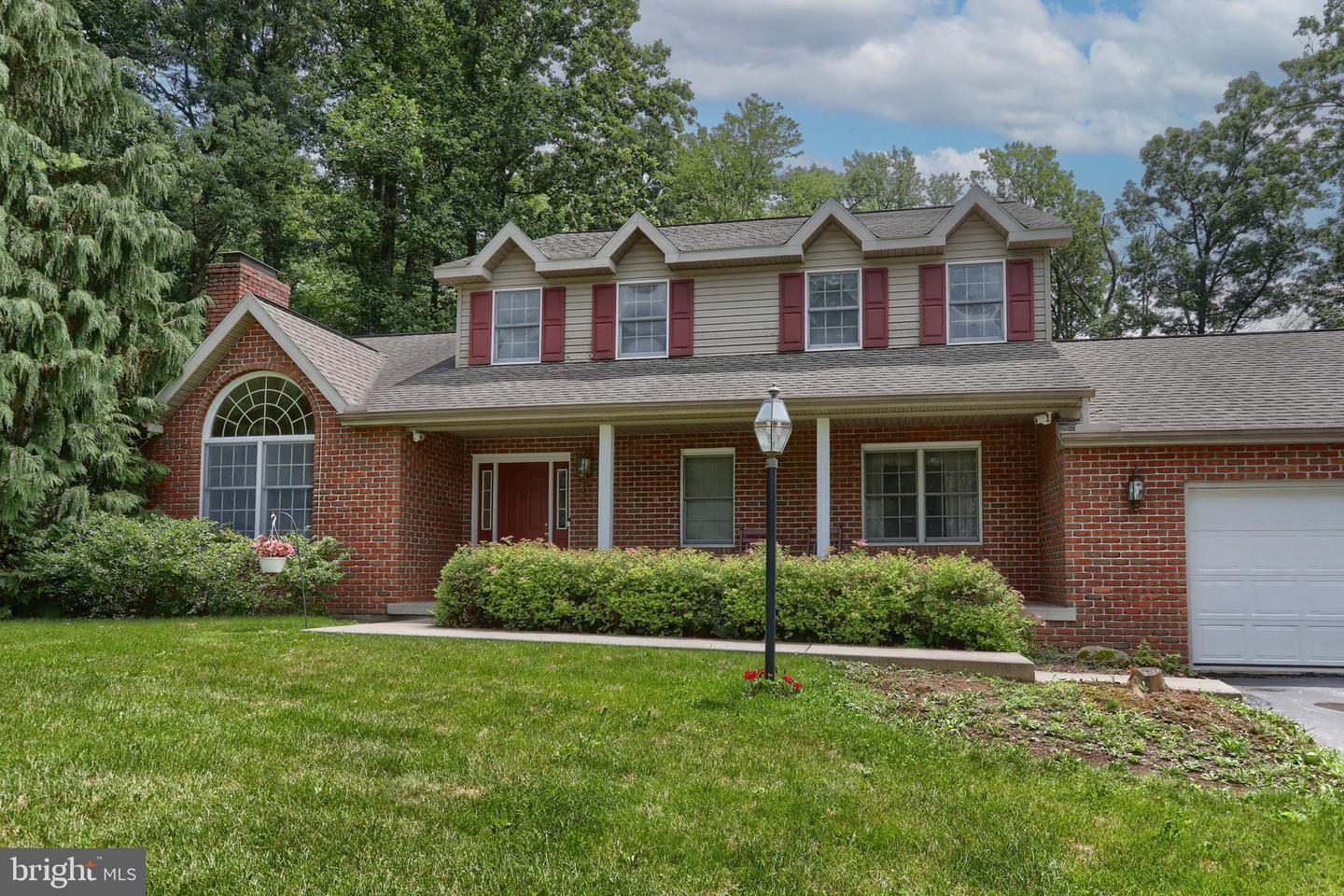 1382 Jessica Dr