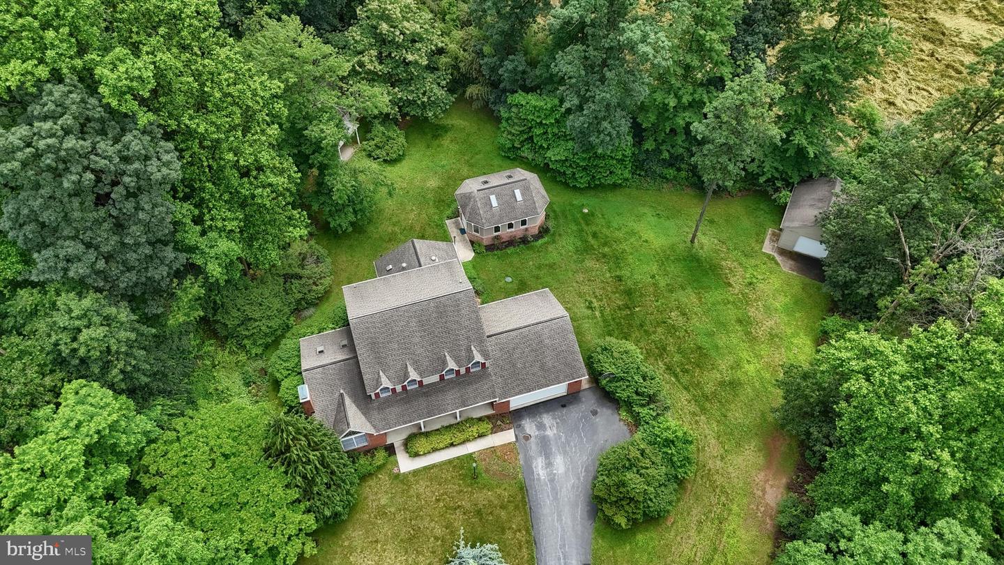 1382 Jessica Dr