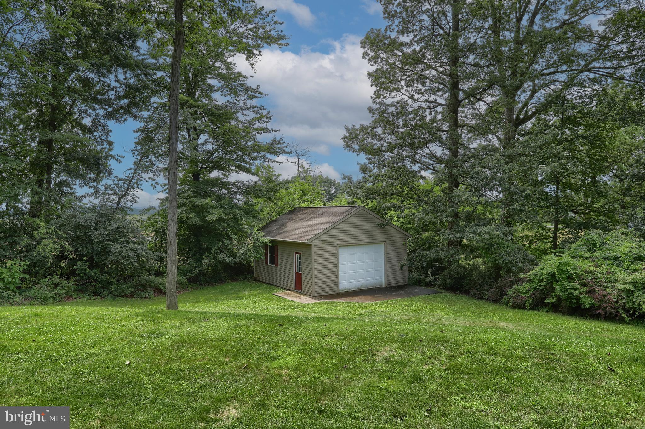1382 Jessica Dr