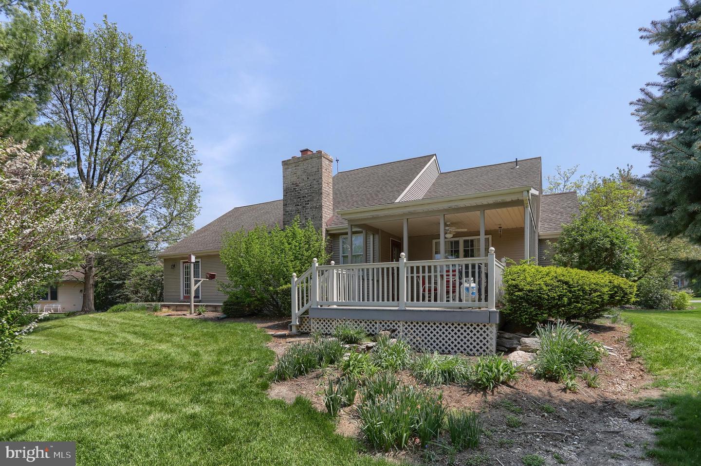 5 Stone Hedge Dr