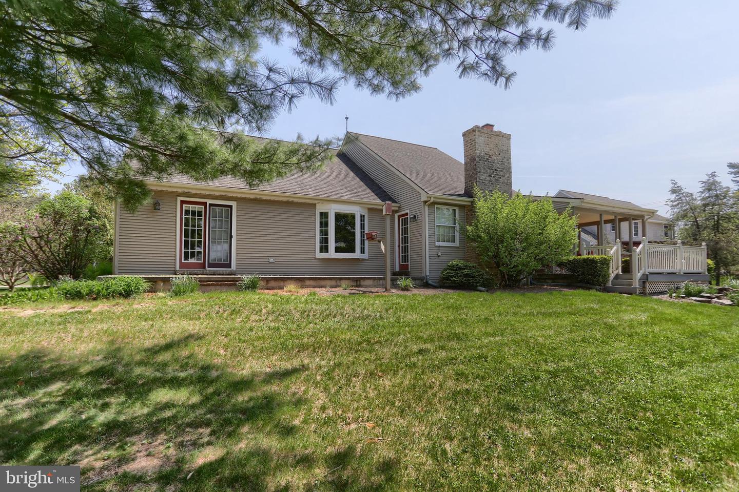5 Stone Hedge Dr