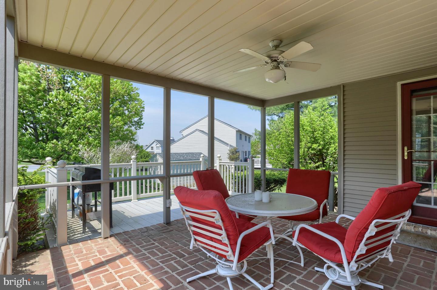 5 Stone Hedge Dr