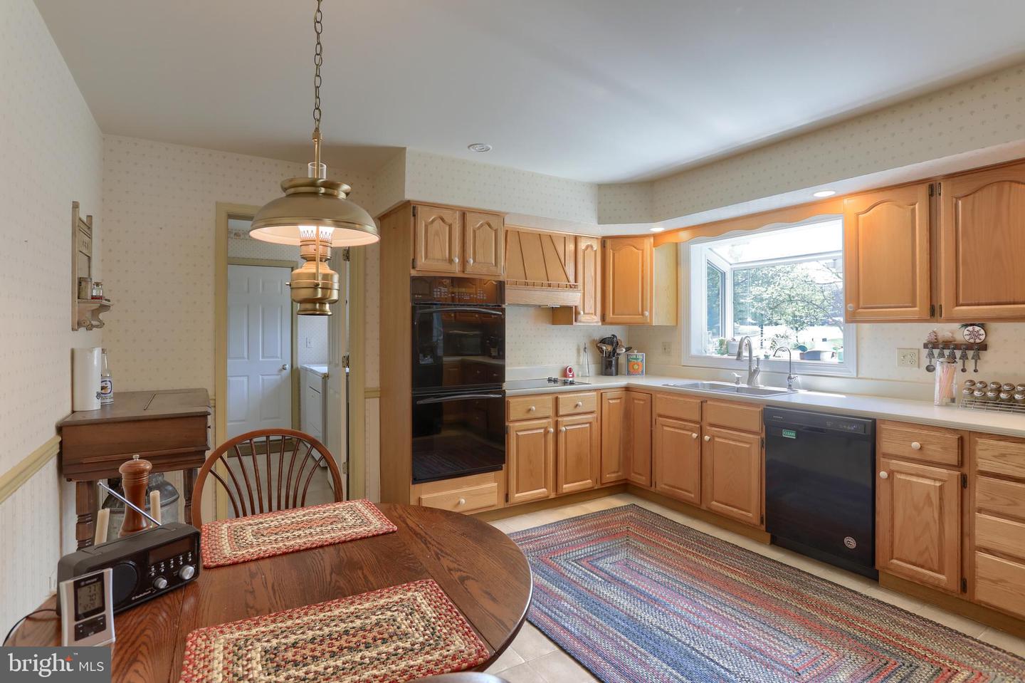 5 Stone Hedge Dr