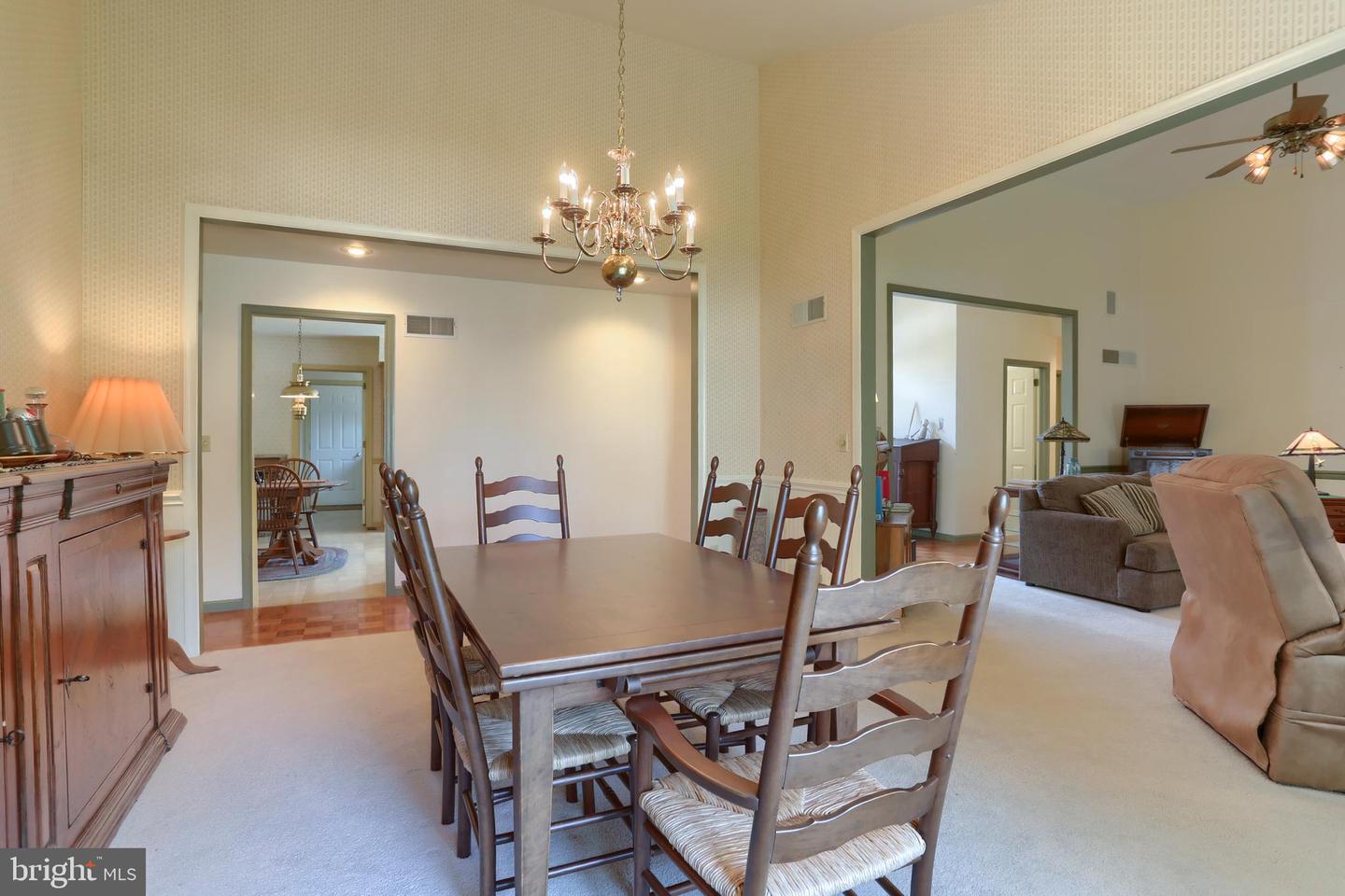5 Stone Hedge Dr