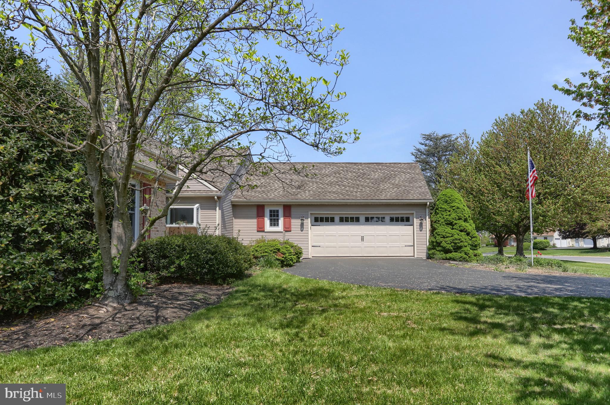 5 Stone Hedge Dr