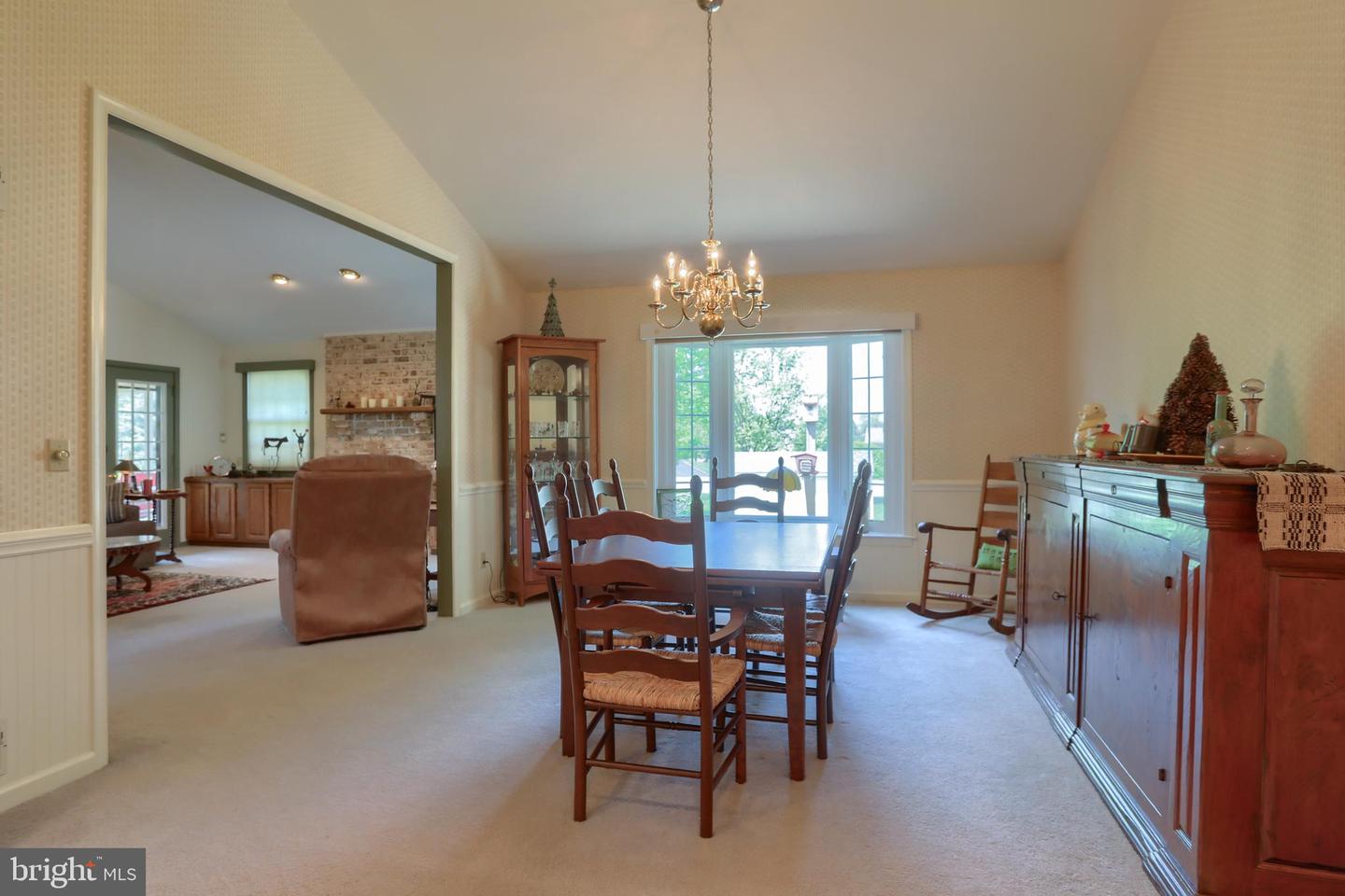5 Stone Hedge Dr