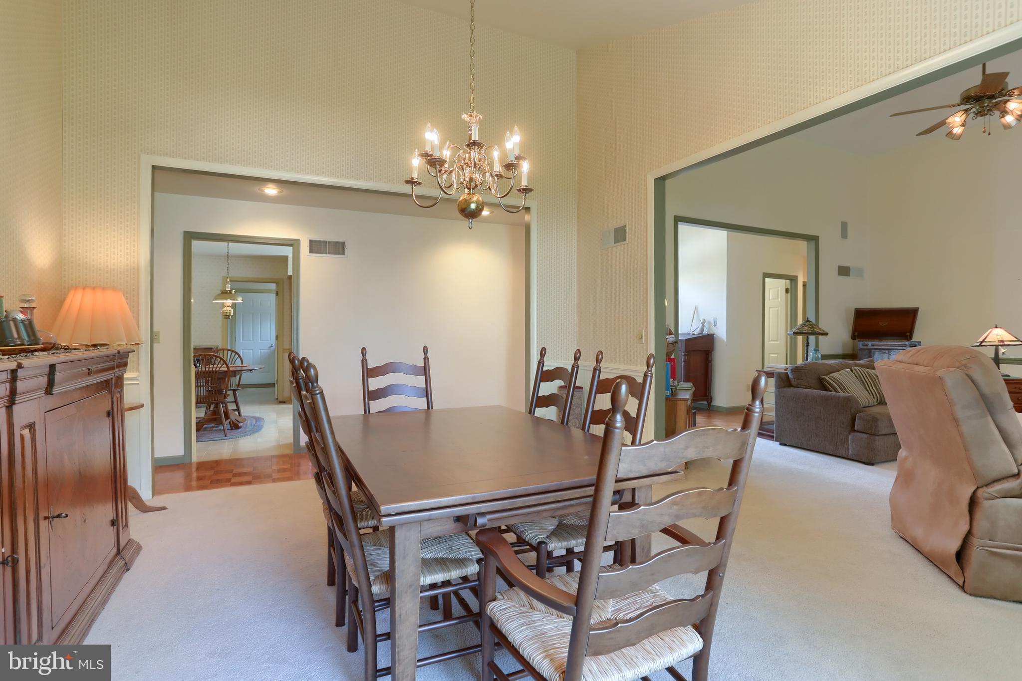 5 Stone Hedge Dr