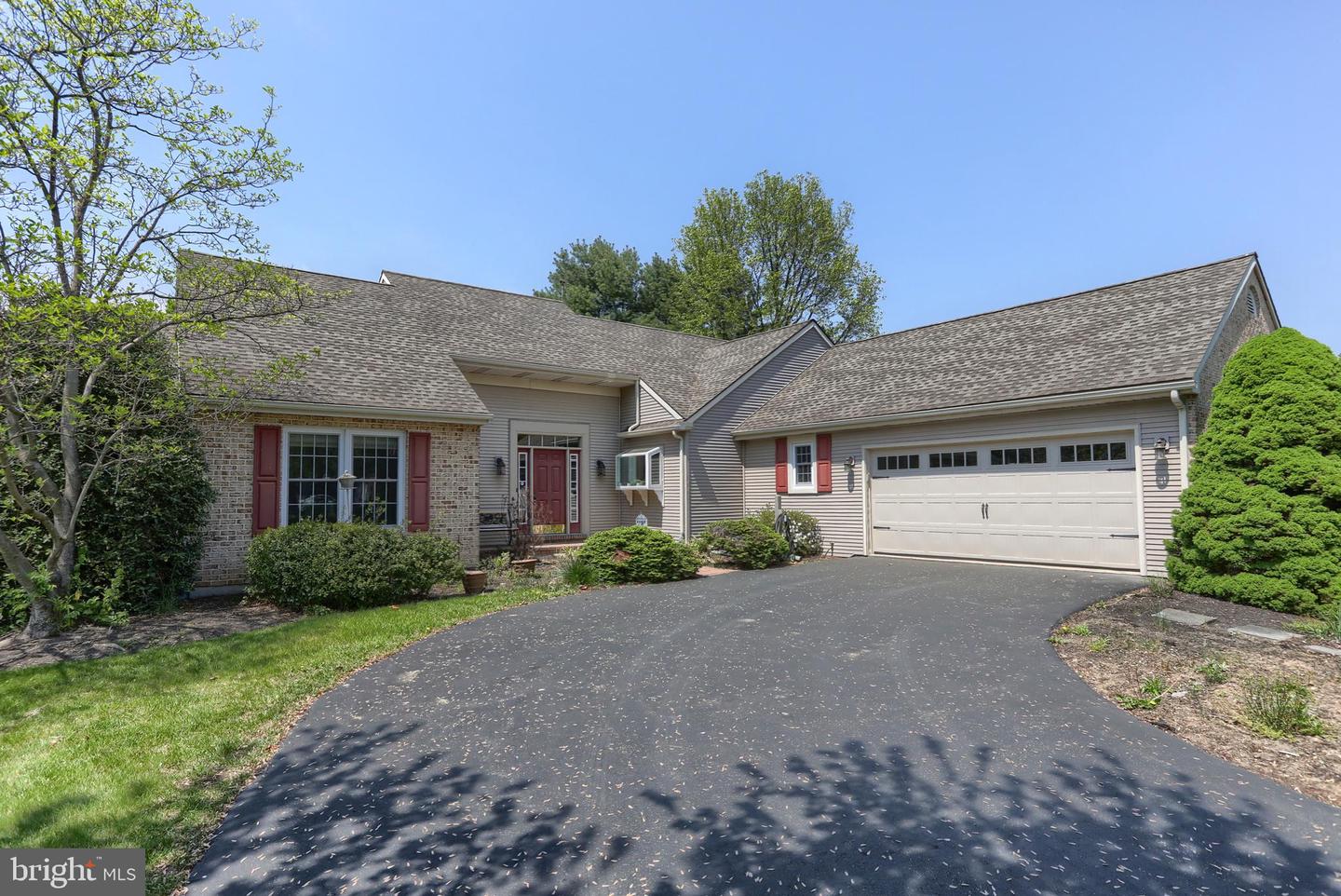 5 Stone Hedge Dr