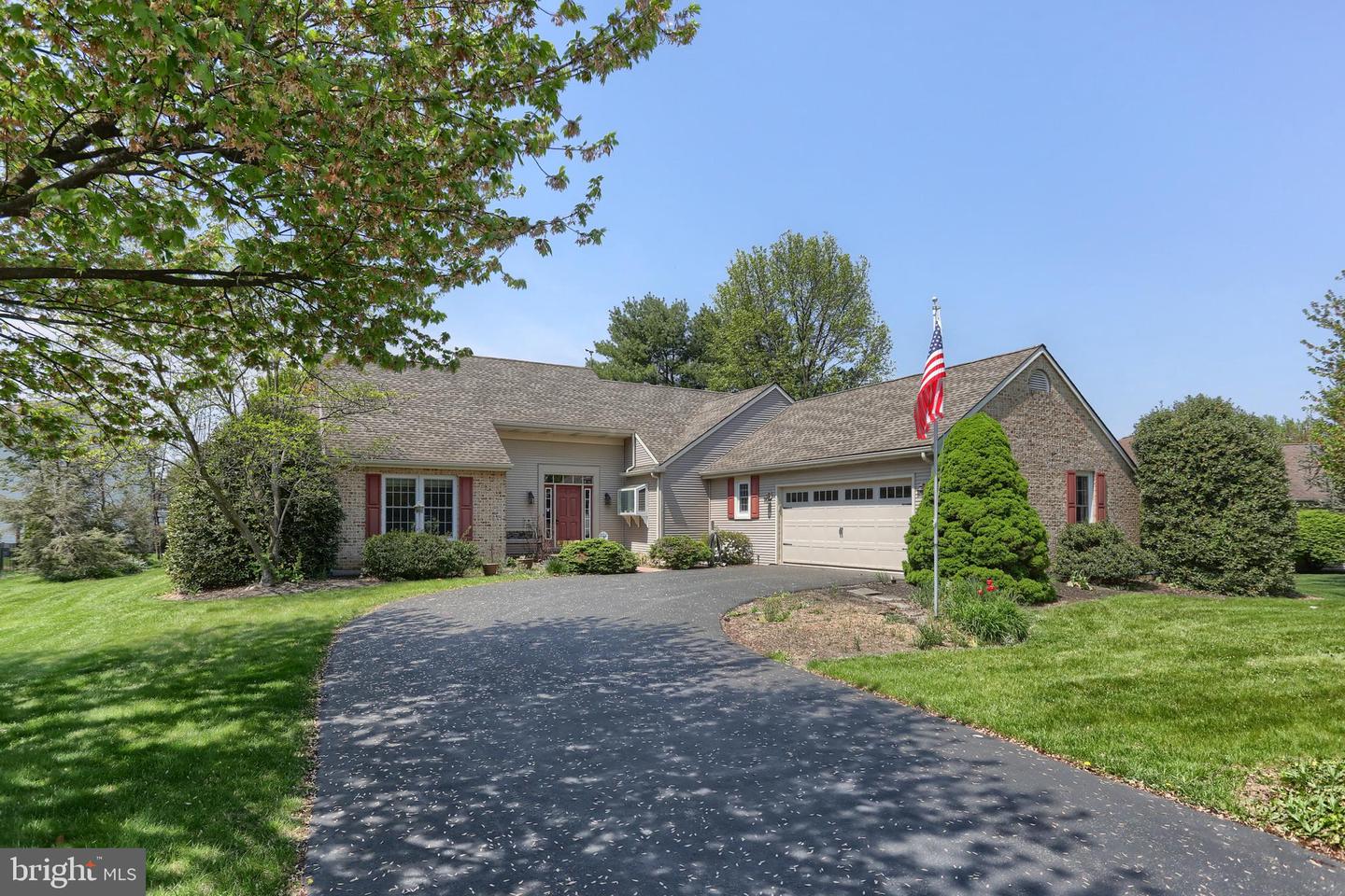 5 Stone Hedge Dr