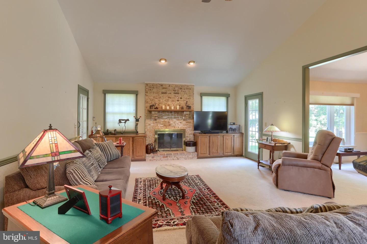 5 Stone Hedge Dr