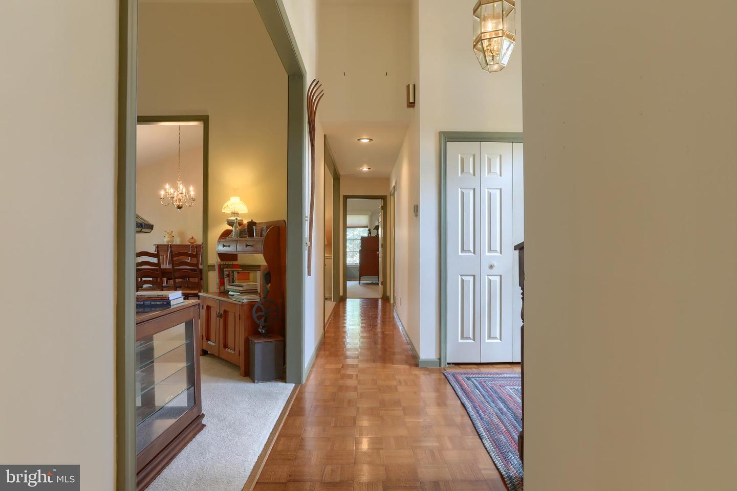 5 Stone Hedge Dr