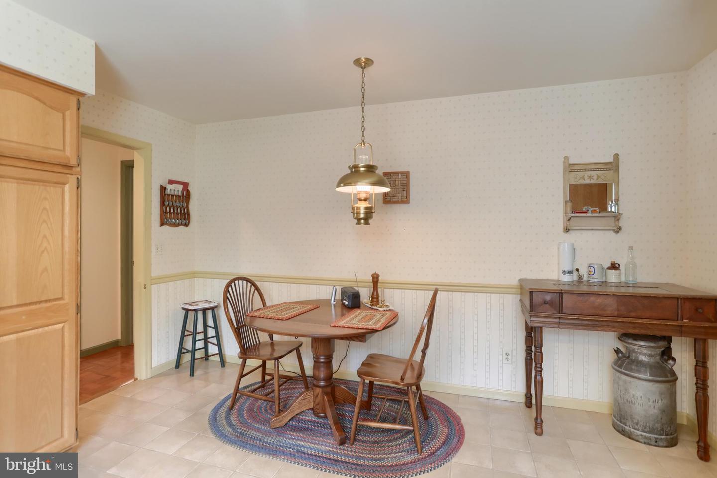 5 Stone Hedge Dr