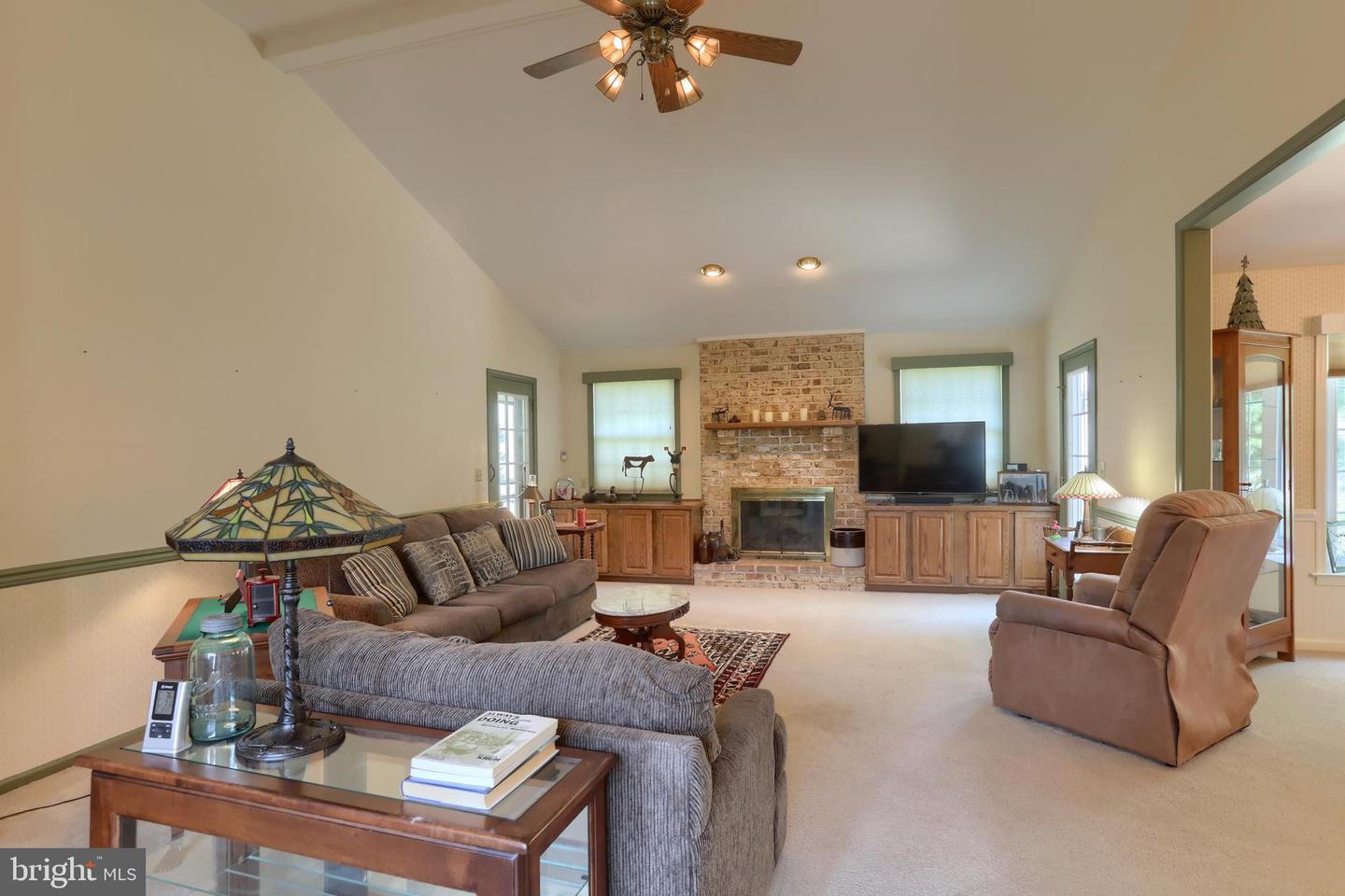 5 Stone Hedge Dr